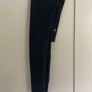 Black lululemon leggings